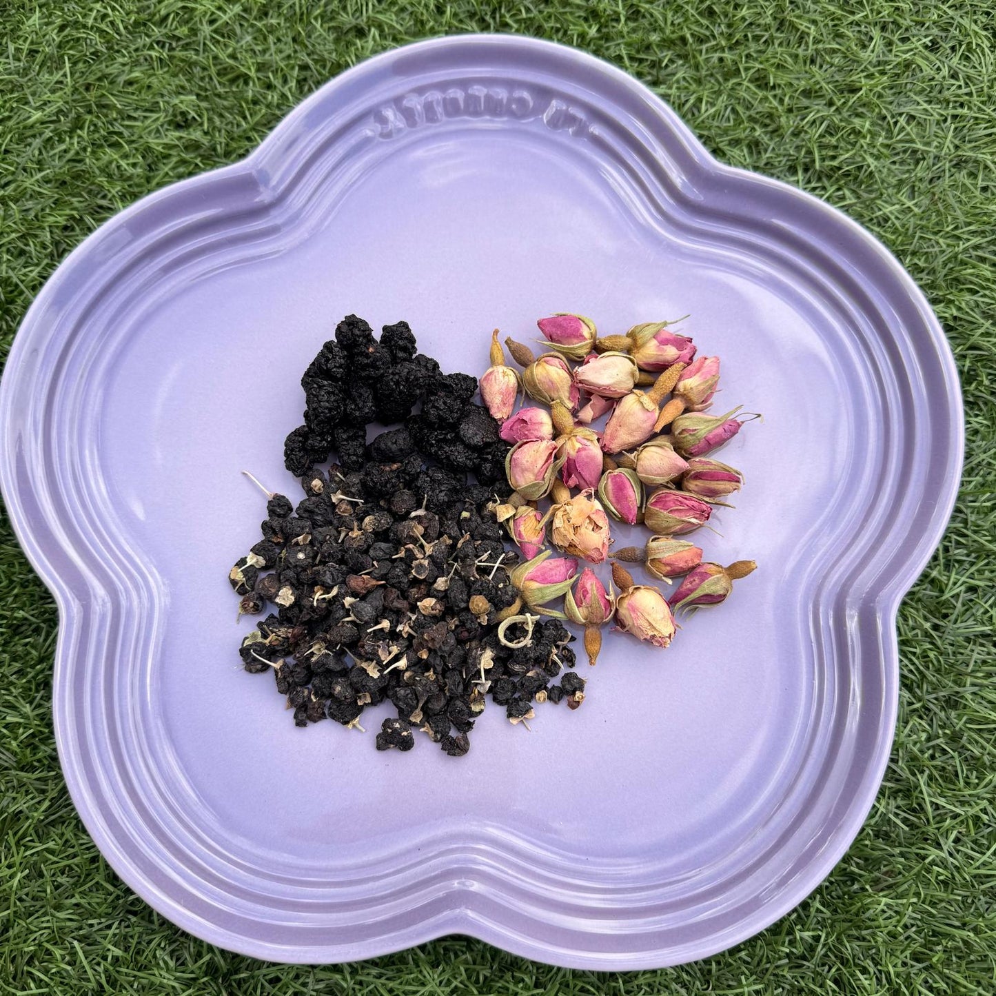 黑桑椹黑杞子玫瑰花茶