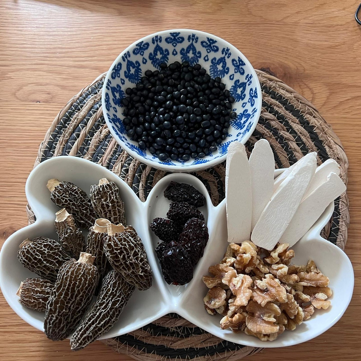 【矜貴湯包套餐】羊肚菌南棗黑豆核桃湯包(045)、黃耳雪梨紅棗桂圓茶(066)、南棗杞子黨參北芪(022)